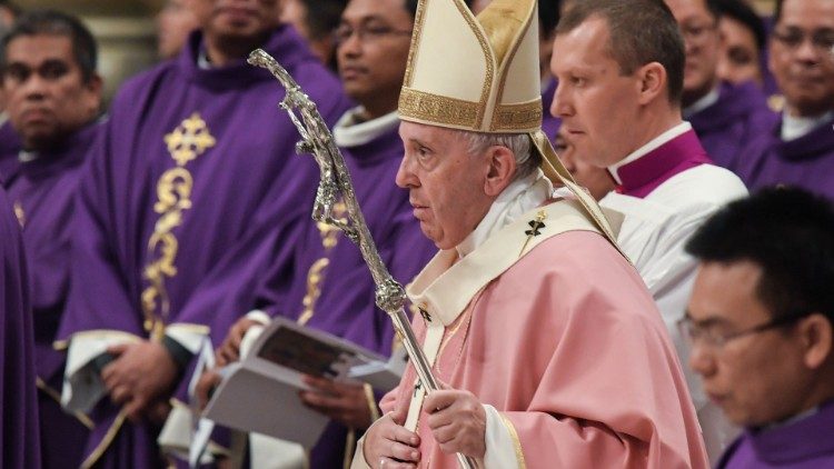 Pope Francis presides over Mass for Rome's Filipino community
