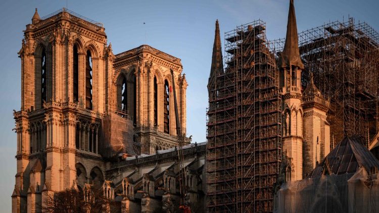 Obnova pařížské katedrály Notre Dame