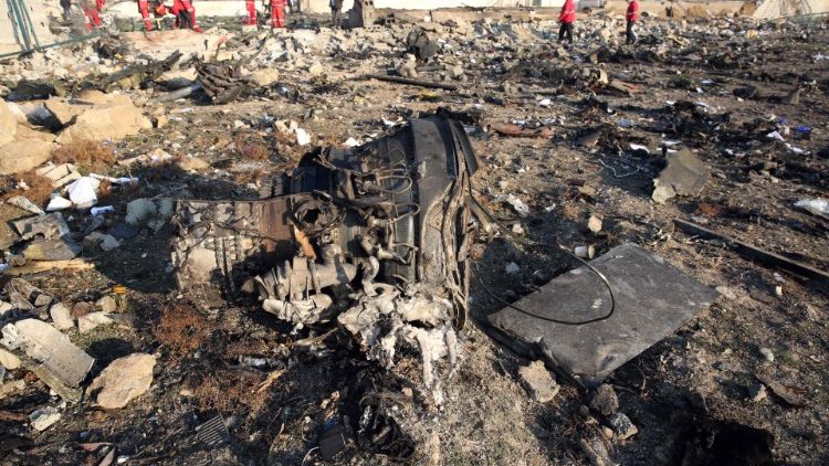 A lezuhant ukrán gép roncsai