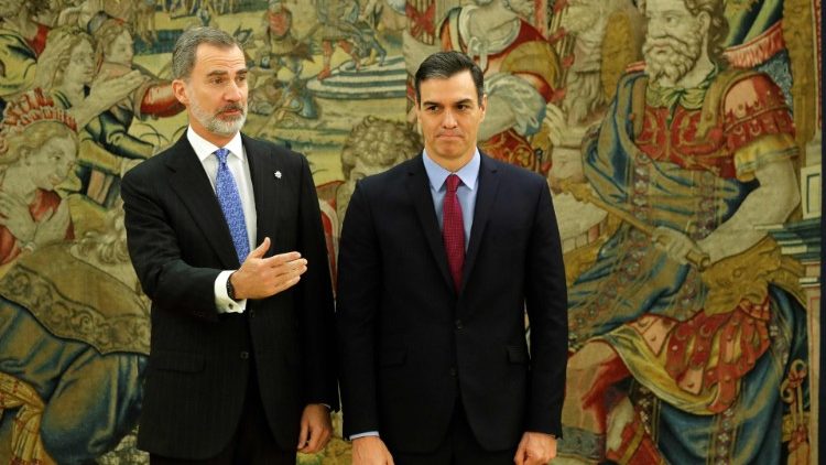Spagna: il Re Felipe VI con il premier Pedro Sanchez