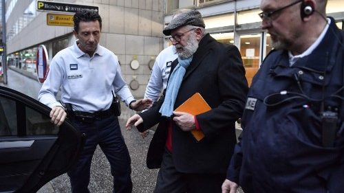 France: fin du procès de Bernard Preynat, verdict le 16 mars 
