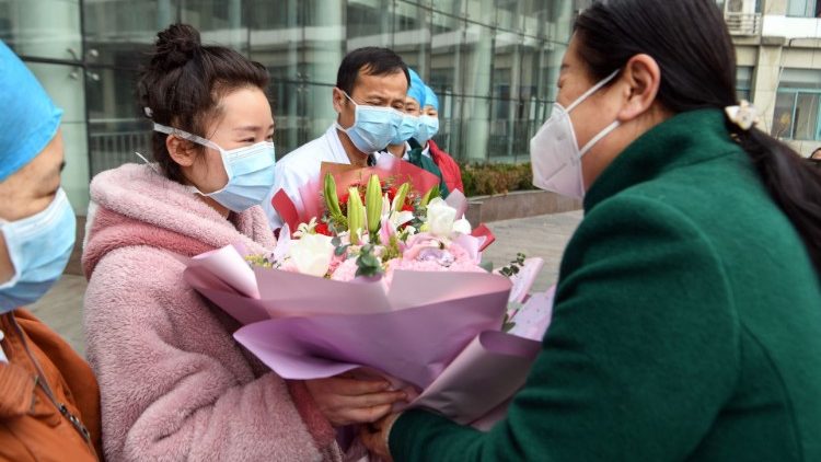Pazienti ricoverati per il coronavirus in un ospedale di Bozhou, Cina