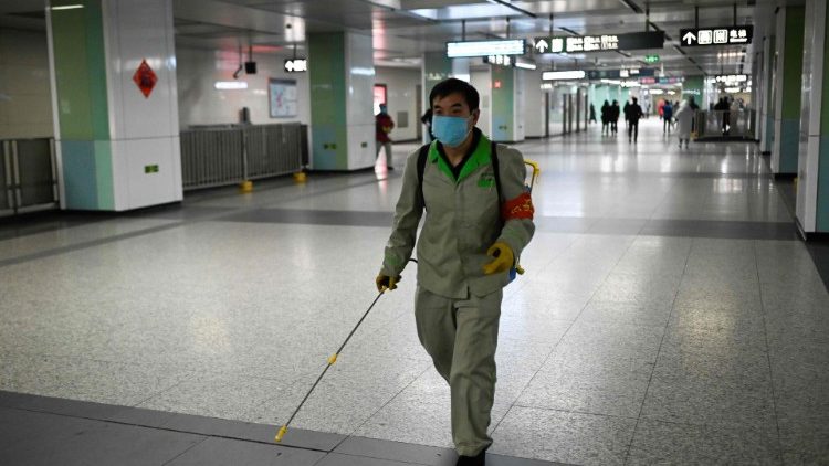 北京地铁站消毒