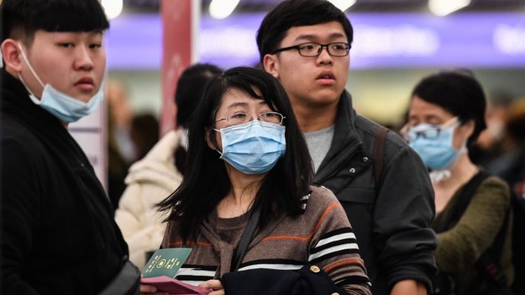 Des passagers taïwanais à l'aéroport de Fiumicino à Rome, le 31 janvier 2020. 