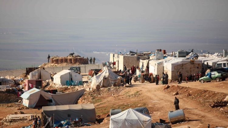 Campo profughi al confine tra Siria e Turchia