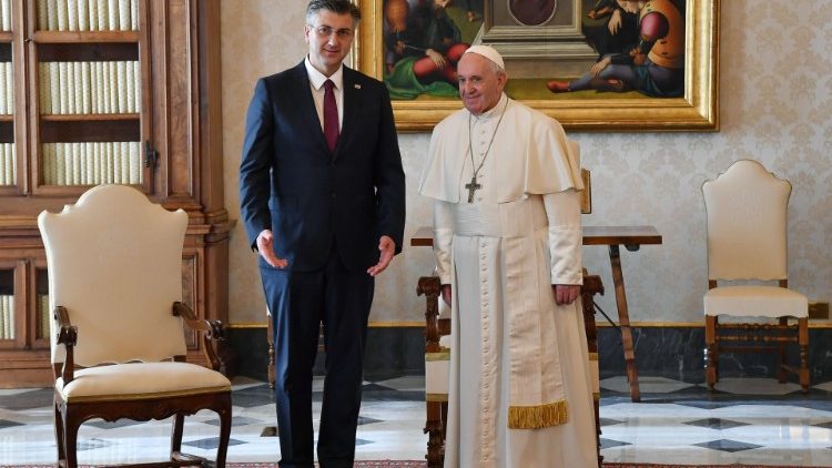 Папата и хрватскиот претседател Пленковиќ