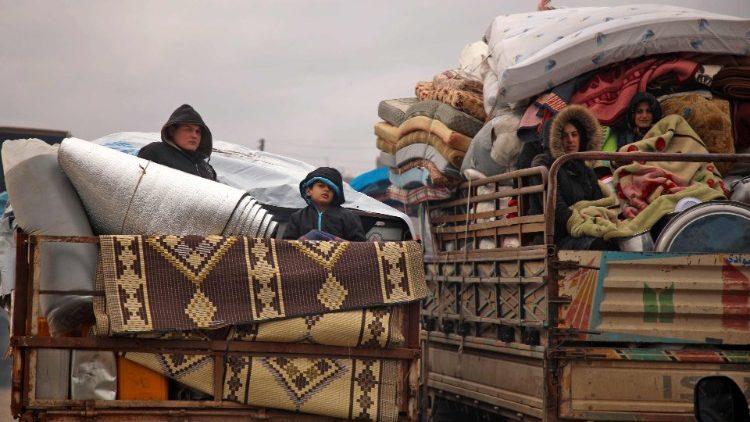 Civiles que huyen de las zonas de conflicto 
