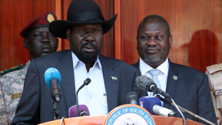 Le président sud-soudanais Salva Kiir et le son vice-président Riek Machar, le 20 février à Juba.