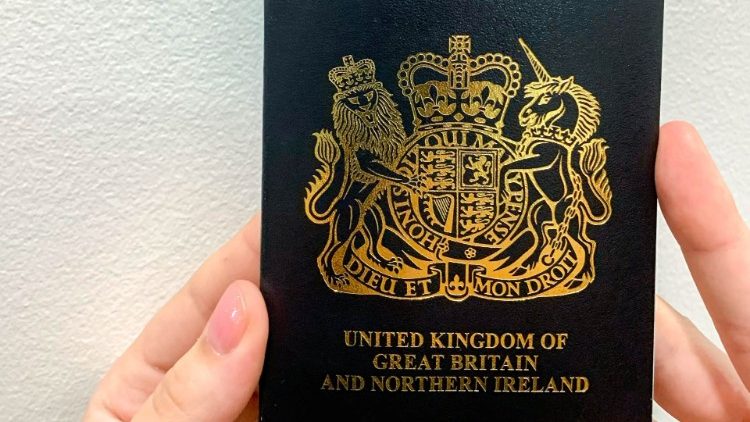 Brexit, il nuovo passaporto britannico (AFP)