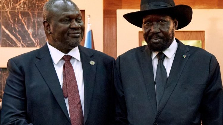 Fragile Einheit: Die Rivalen Riek Machar, neuer Vizepräsident, und Salva Kiir, Präsident des Südsudsan, bilden eine Einheitsregierung