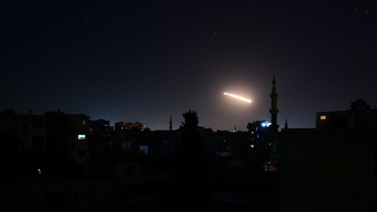 إسرائيل تستهدف مواقع تابعة لتنظيم الجهاد الإسلامي بالقرب من دمشق
