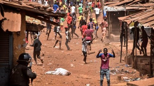 Guinea, l'opposizione invita a boicottare il voto di domenica