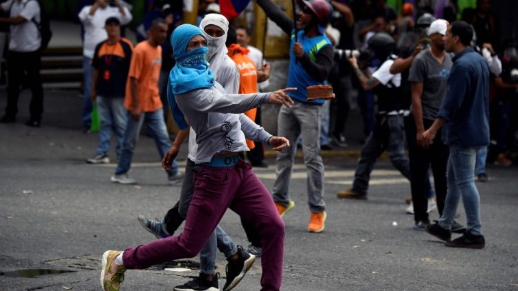 A Caracas proseguono le manifestazioni