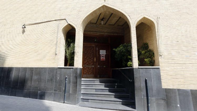 Verwaister Eingang zu einer Moschee