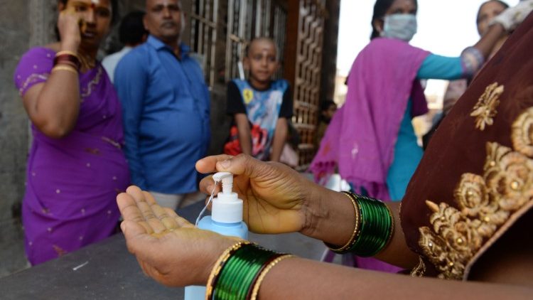 Die Caritas informiert in Indien über Hygiene-Maßnahmen 