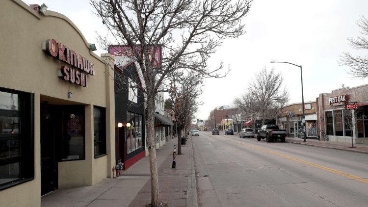 Straße in Denver - leergefegt wegen der Maßnahmen gegen den Corona-Virus