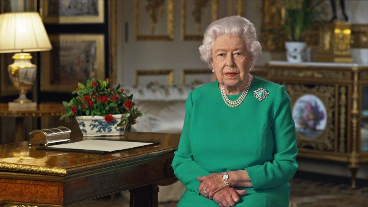 La regina Elisabetta II nello storico discorso ai cittadini britannici
