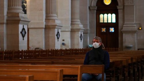 France: une jauge «réaliste» sera définie d’ici jeudi pour la reprise des messes