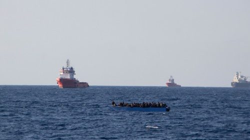 Des dizaines de migrants portés disparus en mer Méditerranée