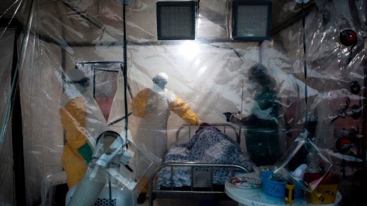 A la amenaza del coronavirus se le suma la del Ébola.
