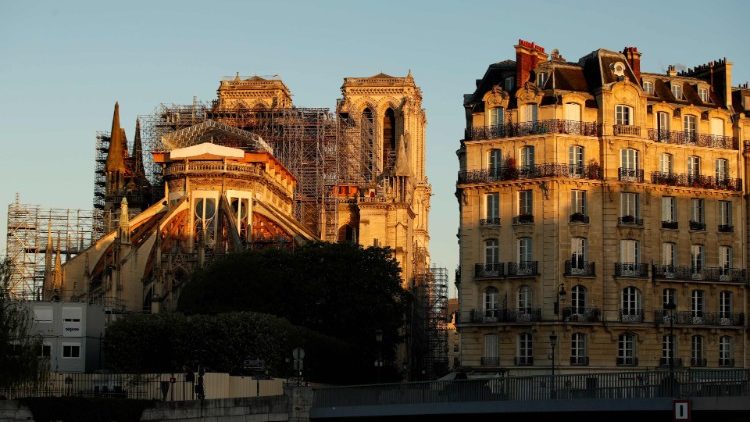 Francja: atak na pomniki i kościoły, to negowanie historii
