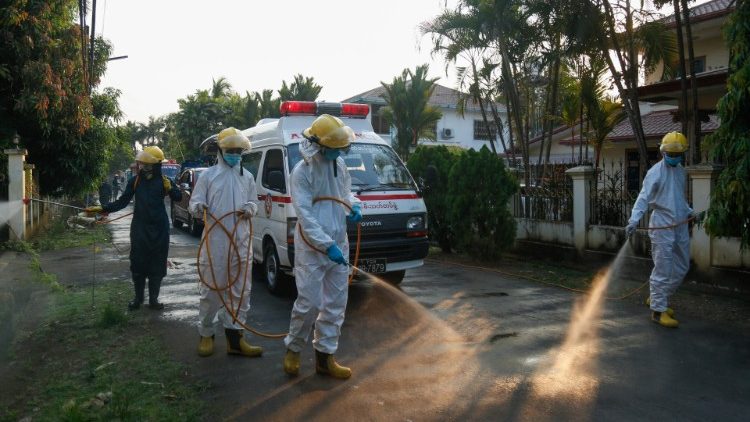 MYANMAR-pulizie anti contagio 