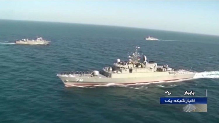 Navire de guerre iranien «Jamaran» durant des manœuvres navales le 27 décembre 2019 en mer d'Oman. 