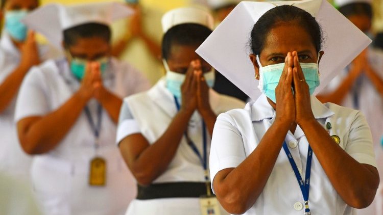 Des infirmières sri-lankaises réunies pour une cérémonie le 12 mai 2020 à Colombo.
