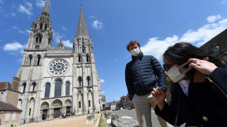 Deux pèlerins de Nogent-sur-Marne, Cynthia et Guillaume, sont arrivés à Chartres le 14 mai 2020.