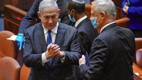 Israele: al via il governo “staffetta” tra Netanyahu e Gantz