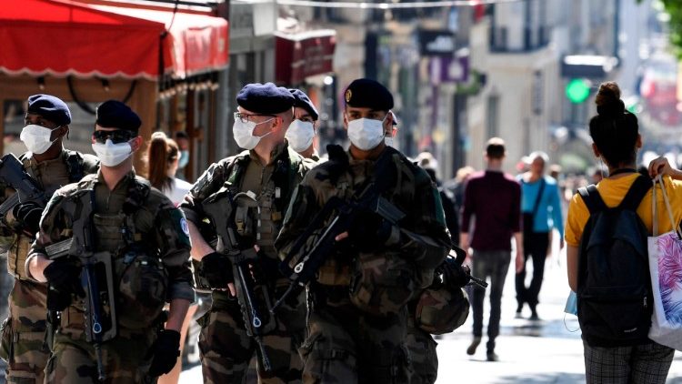 फ्राँस में पुलिस सुरक्षा