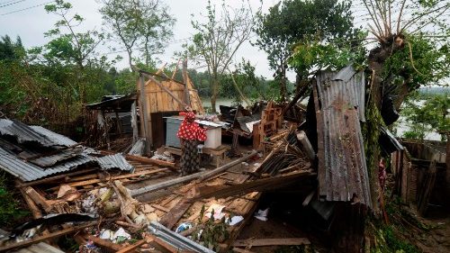 Caritas al fianco di India e Bangladesh colpite dal ciclone Amphan