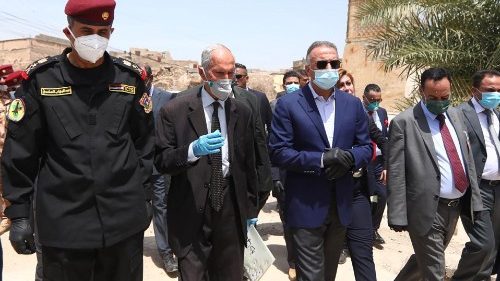Visite du Premier ministre irakien aux chrétiens de la plaine de Ninive