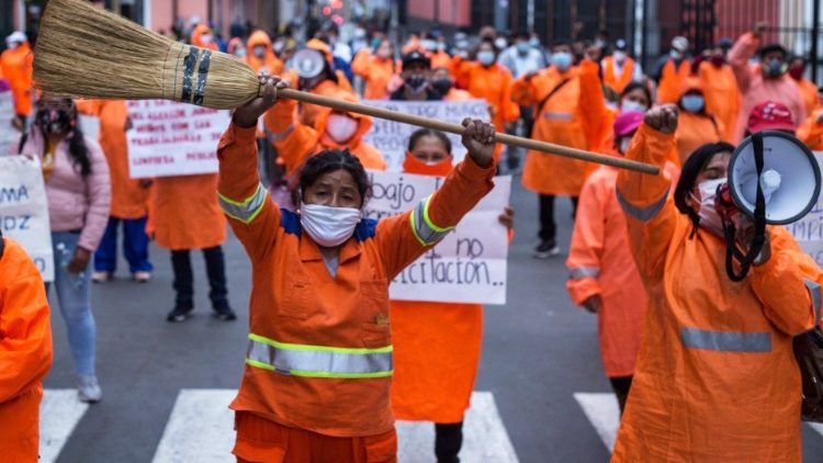Peru: trudno walczyć z pandemią, kiedy brak więzi społecznych