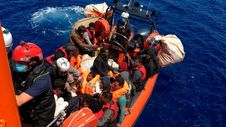 Una recente operazione di salvataggio nel Mediterraneo (Shahzad Abdul - Afp)