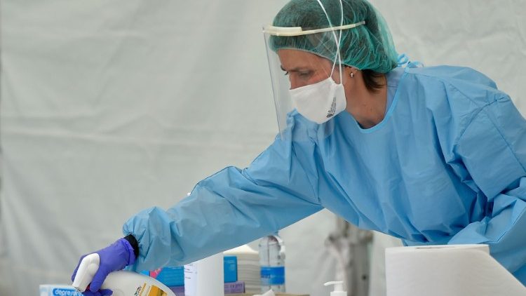 Център за тестване на коронавирус в гр. Ордизия, Испания. 8 юли 2020