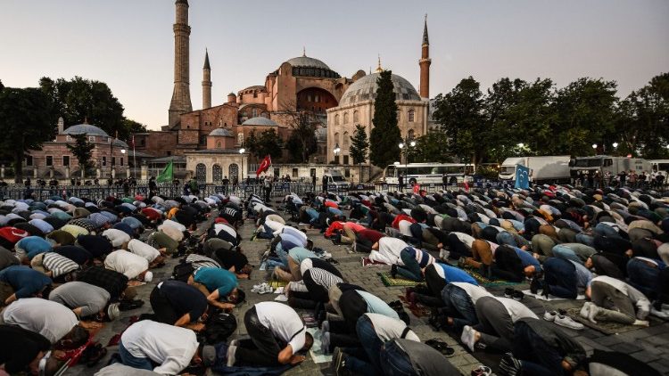 Hagia Sophia meczetem, ból chrześcijan, UNESCO ostrzega