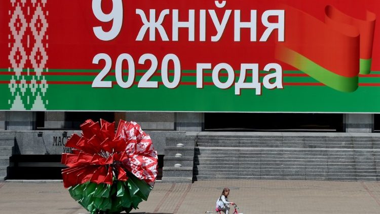 Bielorussia, cartellone informa sul voto del 9 agosto