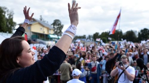 Chiede voti e non rivoluzione la candidata dell'opposizione in Bielorussia