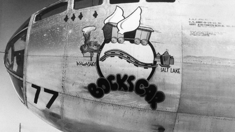 Boeing B-29 "Bockscar", който по-късно пусна атомна бомба върху Нагасаки на 9 август 1945 г.