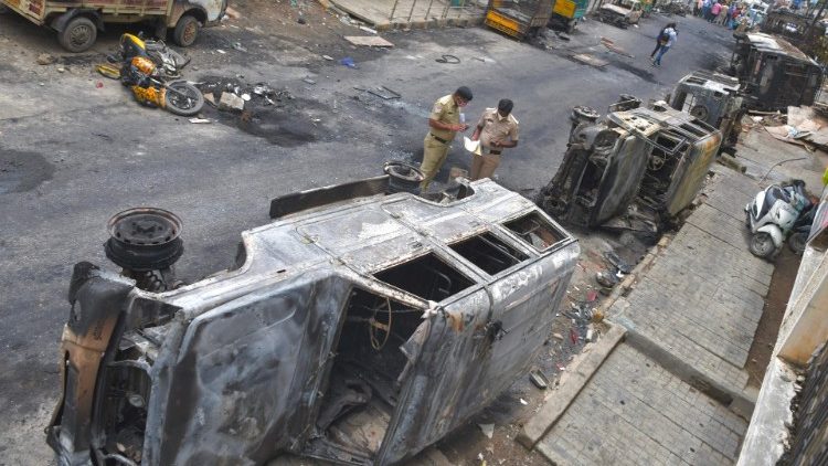 Unruhen in Bangalore nach kritischem Facebook-Post 