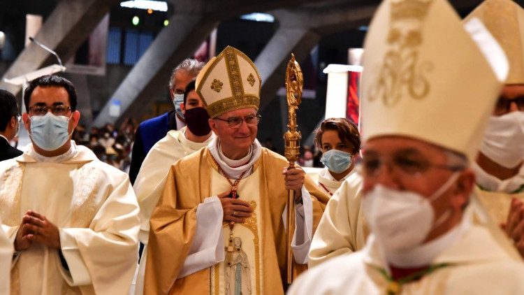 Кардинал Паролин на литургията за Успение Богородично в Лурд