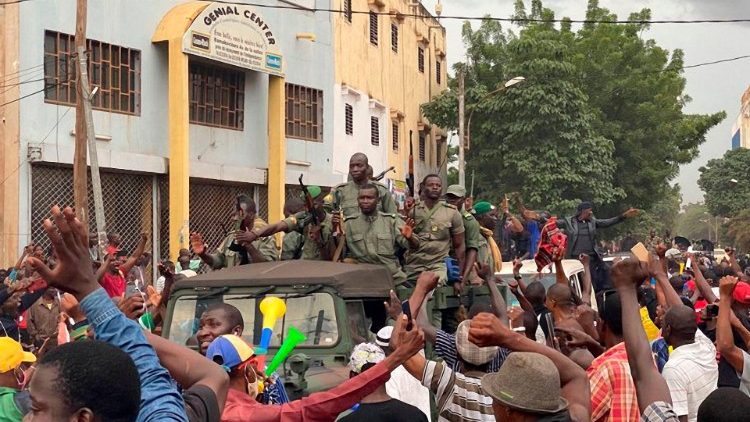 Vojska preuzima vlast u Maliju