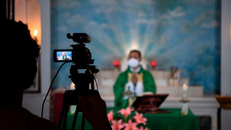 Celebração Eucarística celebrada e transmitida da Igreja Nossa Senhora do Rosário, em El Salvador