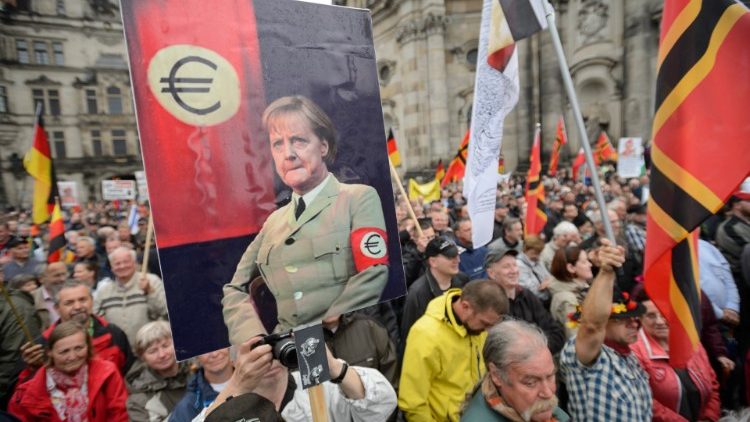 Nicht einverstanden mit Merkel: Eine Pegida-Demo 2015 in Dresden