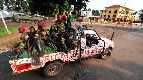 Caccia: in Centrafrica tacciano le armi, si lavori per lo sviluppo integrale
