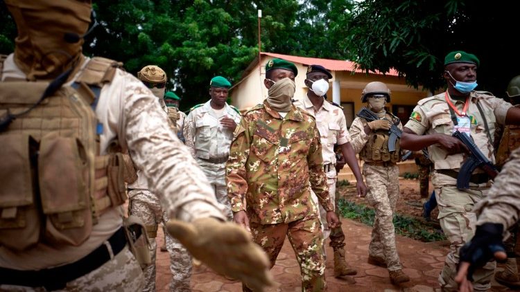 Militari della giunta in Mali