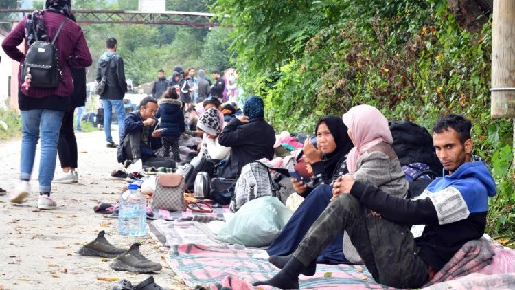 यूरोप में प्रवेश करने का इन्तजार करते हुए बोस्निया में प्रवासी