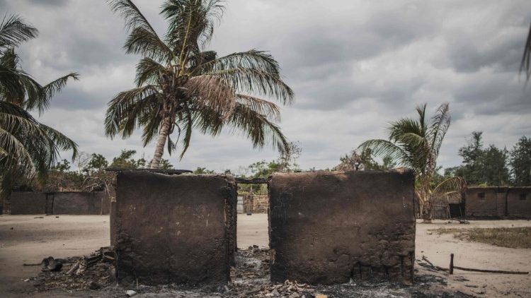 Ataques em Cabo Delgado causaram milhares de mortos, reduziram a cinzas muitos lares ...
