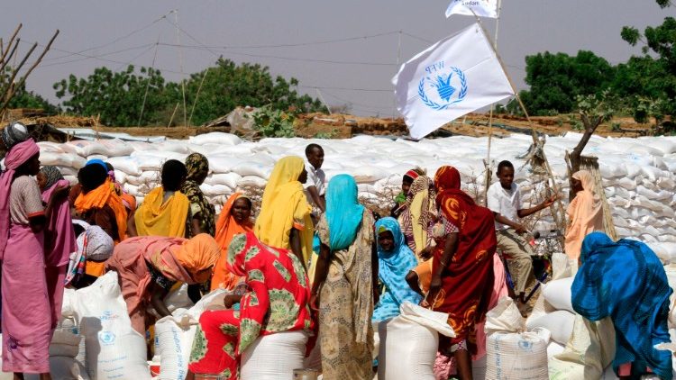Distribuzione di beni alimentari in Sudan 